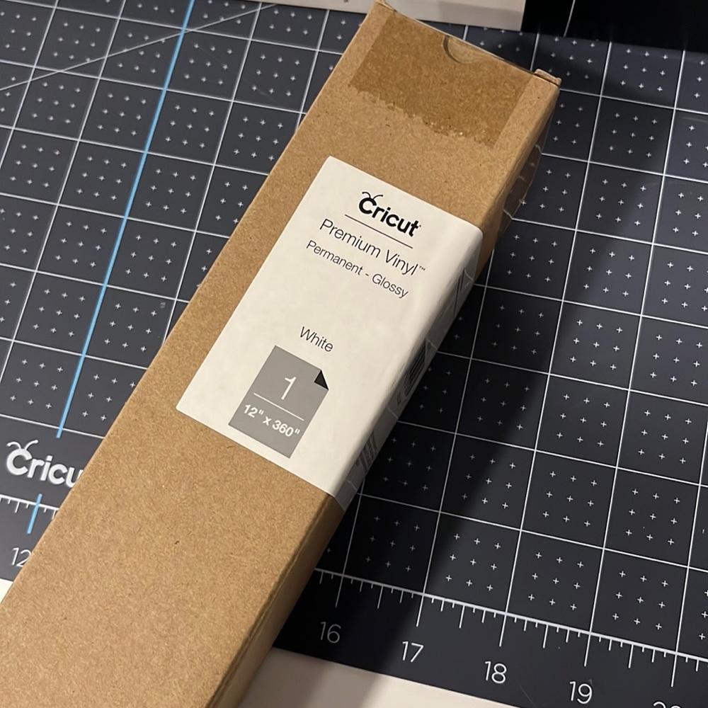 Cricut Permanent White Glossy 12”x360” Bulk Premium Vinyl Roll